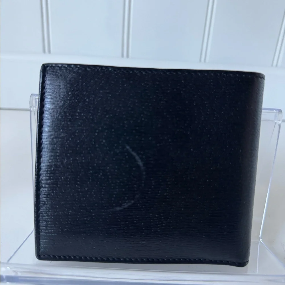 Gucci Black Leather Men’s BiFold Wallet
